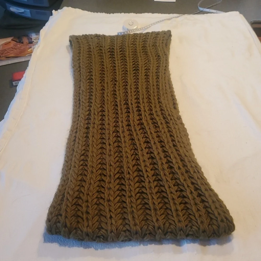 Chunky Army Green Knit Infinity‎ Scarf